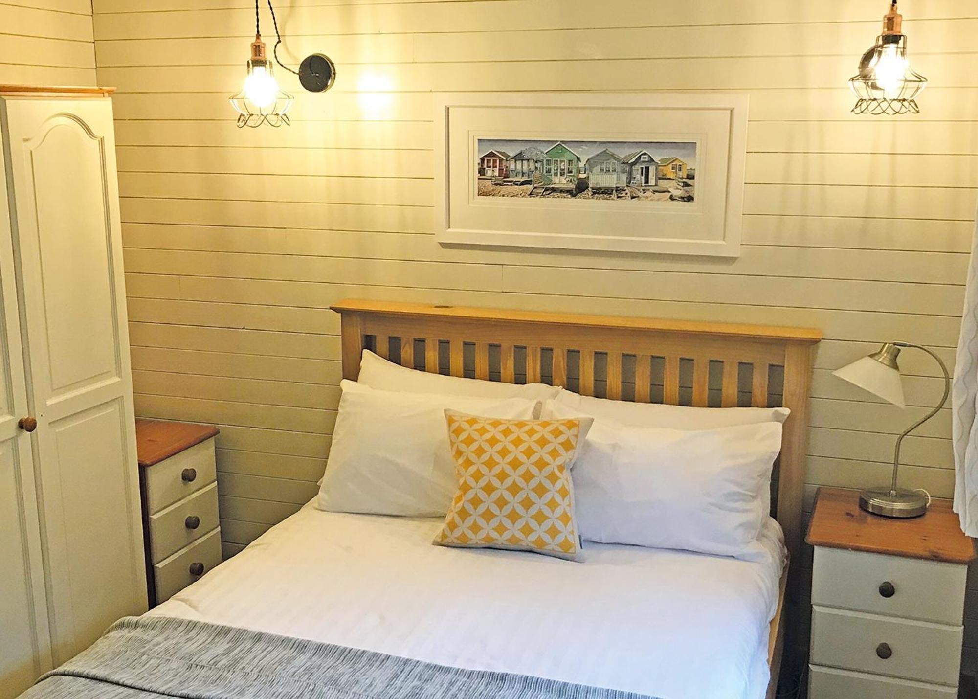 Ivyleaf Combe Lodges Stratton  Phòng bức ảnh